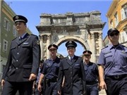 Bóng đá anh, ngoại hạng anh, lịch thi đấu euro 2012, Croatia mời cảnh sát “ngoại” giúp đỡ du khách